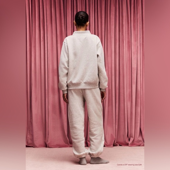 PARKE Valentine's Day Varsity Mockneck
Crimson / Classic Grey - NWT L/XL - Picture 3 of 4